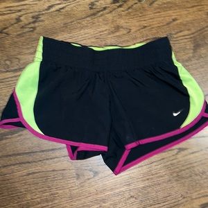 womens nike shorts size small